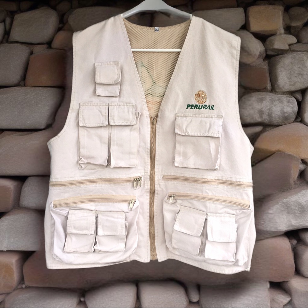 Serturan Travel Guide Cargo Vest XL Cusco Machu Picchu Perurail Embroidery Patch